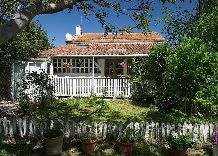 Atypical House Near Arles, Camargue